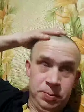 Snapshot of alex_brow_n chatting on 4, 2, 2025 alex brow n online show from 4, 2, 2025