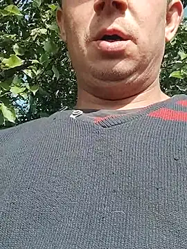 Snapshot of alex_brow_n chatting on 3, 10, 2025 alex brow n online show from 3, 10, 2025