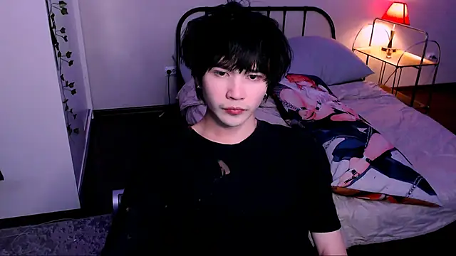 Snapshot of rennnuts chatting on 4, 10, 2025 rennnuts online show from 4, 10, 2025