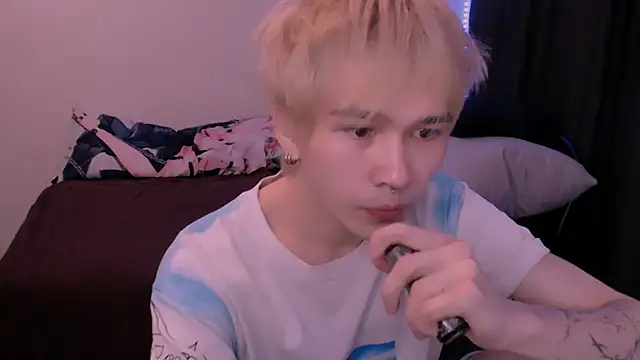 Snapshot of rennnuts chatting on 16, 3, 2026 rennnuts online show from 16, 3, 2026