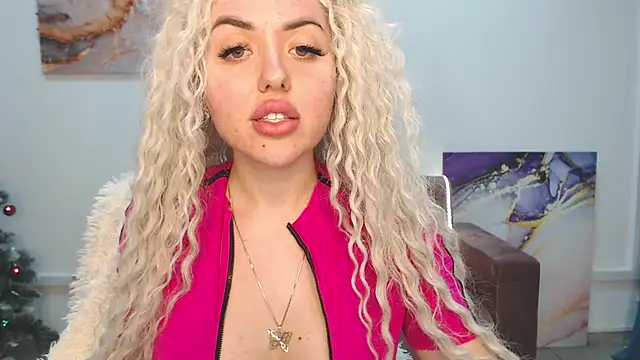 Snapshot of MissisCaty chatting on 4, 2, 2025 MissisCaty online show from 4, 2, 2025