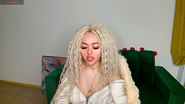 Snapshot of MissisCaty chatting on 11, 2, 2025 MissisCaty online show from 11, 2, 2025