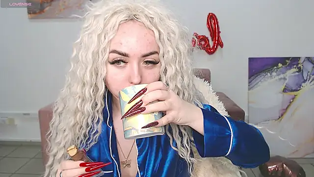 Snapshot of MissisCaty chatting on 16, 2, 2025 MissisCaty online show from 16, 2, 2025