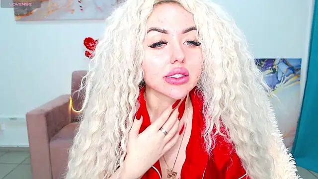 Snapshot of MissisCaty chatting on 17, 2, 2025 MissisCaty online show from 17, 2, 2025