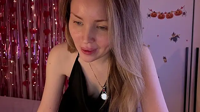 Lora Rosee online show from 31, 5, 2026