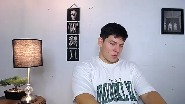 JamesCr  online show from 21, 11, 2025