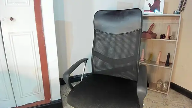 Snapshot of Violetta_0 chatting on 10, 11, 2025 Violetta 0 online show from 10, 11, 2025