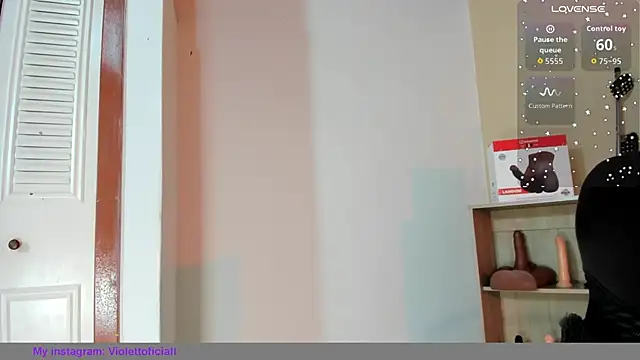 Snapshot of Violetta_0 chatting on 21, 11, 2025 Violetta 0 online show from 21, 11, 2025