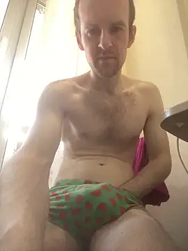 LynnAhNight online show from 4, 4, 2026