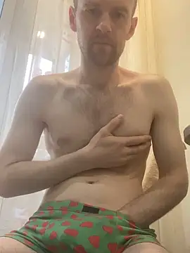 LynnAhNight online show from 20, 4, 2026