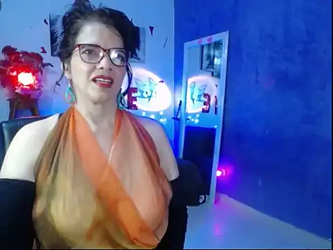 sarasmith3 online show from 28, 2, 2025