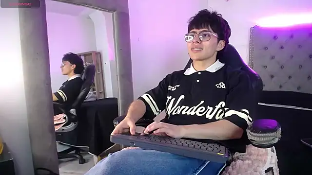 PepperTwink online show from 15, 9, 2025