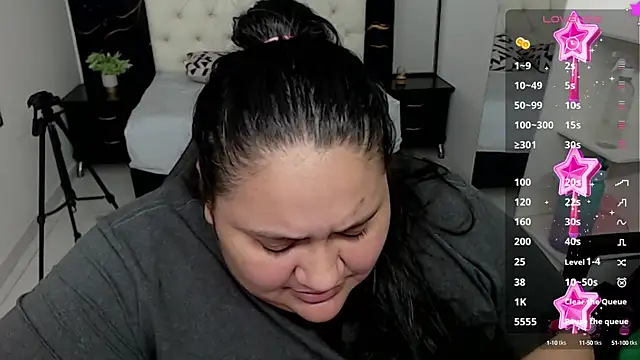 Aaliyah11 online show from 25, 9, 2025