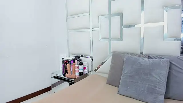 ZoeWan69 online show from 24, 2, 2025