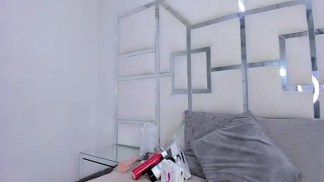 ZoeWan69 online show from 16, 12, 2025