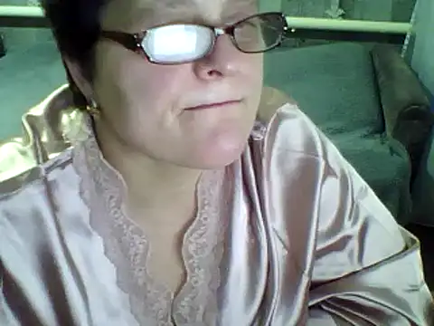 Snapshot of ElzaJewel chatting on 6, 2, 2025 ElzaJewel online show from 6, 2, 2025