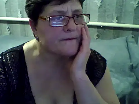 Snapshot of ElzaJewel chatting on 2, 3, 2025 ElzaJewel online show from 2, 3, 2025