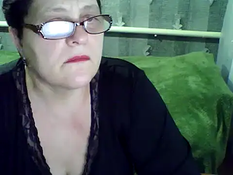Snapshot of ElzaJewel chatting on 4, 3, 2025 ElzaJewel online show from 4, 3, 2025