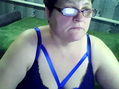 Snapshot of ElzaJewel chatting on 9, 3, 2025 ElzaJewel online show from 9, 3, 2025