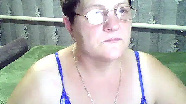 Snapshot of ElzaJewel chatting on 10, 9, 2025 ElzaJewel online show from 10, 9, 2025