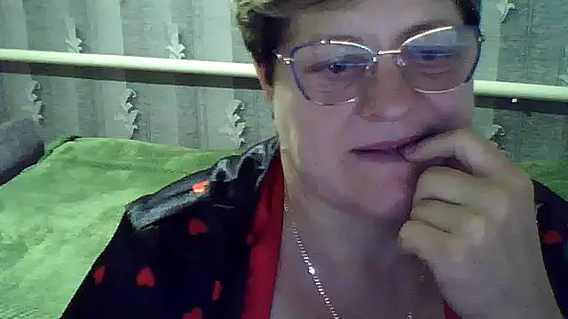 Snapshot of ElzaJewel chatting on 8, 10, 2025 ElzaJewel online show from 8, 10, 2025