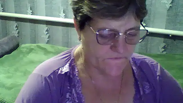 Snapshot of ElzaJewel chatting on 10, 10, 2025 ElzaJewel online show from 10, 10, 2025