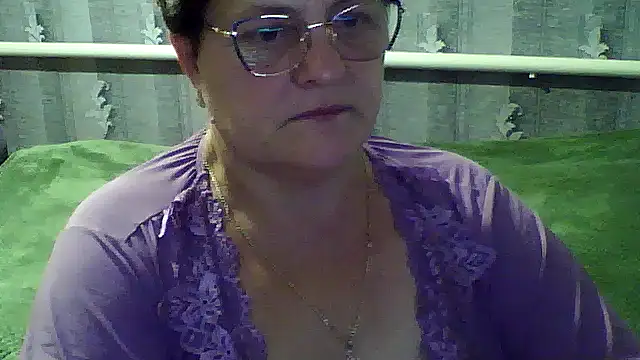 Snapshot of ElzaJewel chatting on 11, 10, 2025 ElzaJewel online show from 11, 10, 2025