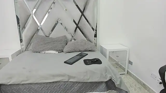 Snapshot of Your_Lady_Milf chatting on 25, 2, 2025 Your Lady Milf online show from 25, 2, 2025