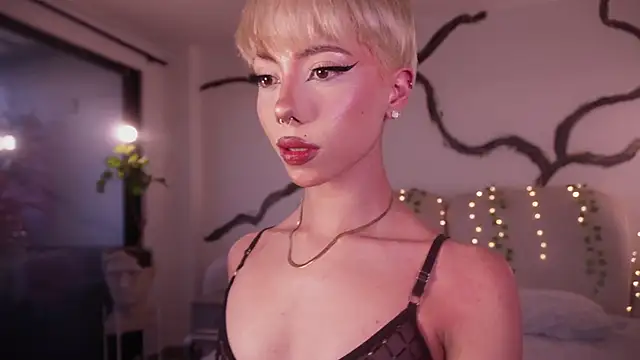 Snapshot of soidai_miiu chatting on 25, 9, 2025 soidai miiu online show from 25, 9, 2025