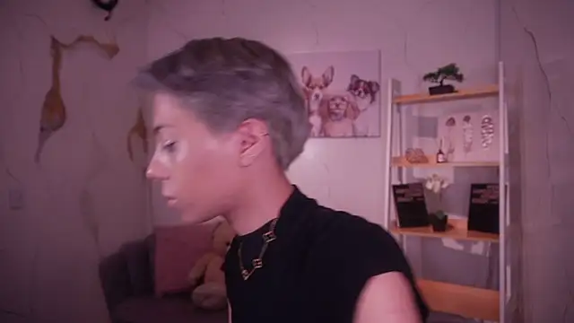 Snapshot of soidai_miiu chatting on 8, 10, 2025 soidai miiu online show from 8, 10, 2025