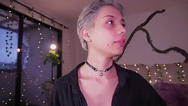 Snapshot of soidai_miiu chatting on 12, 10, 2025 soidai miiu online show from 12, 10, 2025