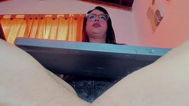 Eli clark  online show from 19, 9, 2025