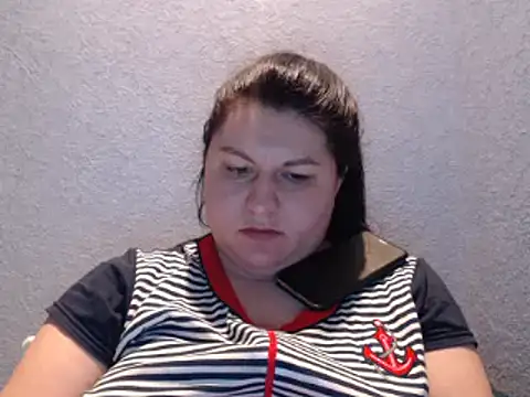 KiraSwee online show from 5, 3, 2025