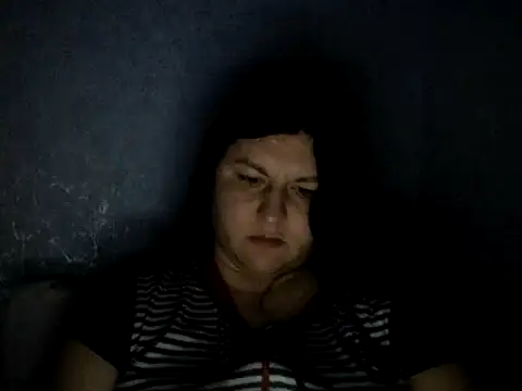 KiraSwee online show from 12, 3, 2025