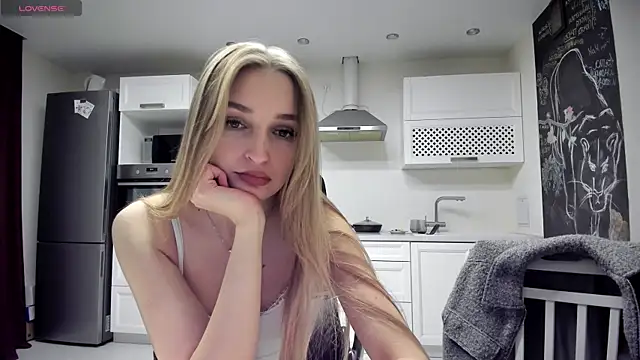 Snapshot of lisenok chatting on 17, 4, 2026 lisenok online show from 17, 4, 2026