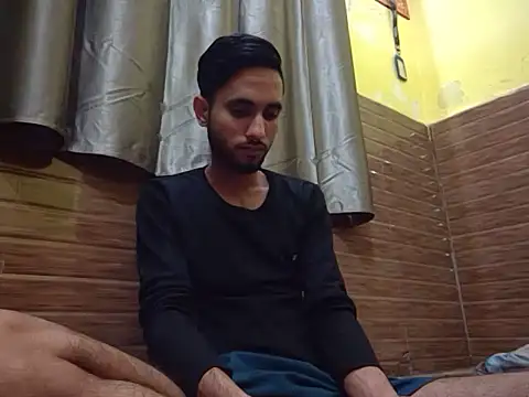 Snapshot of Queen_Couple chatting on 1, 3, 2025 Queen Couple online show from 1, 3, 2025