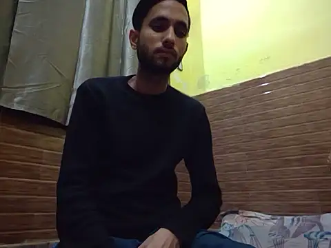 Snapshot of Queen_Couple chatting on 8, 3, 2025 Queen Couple online show from 8, 3, 2025