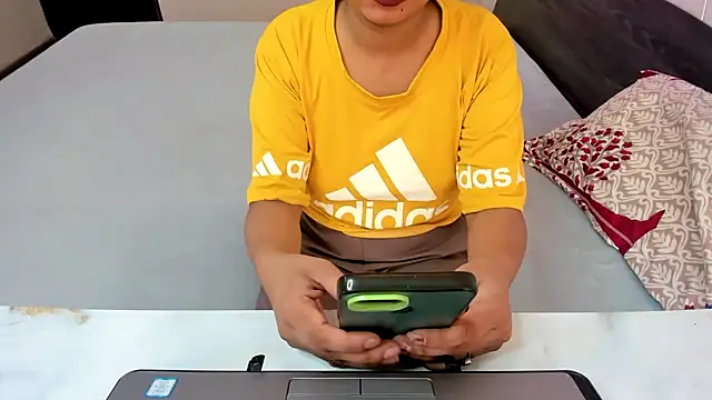 Snapshot of Queen_Couple chatting on 19, 9, 2025 Queen Couple online show from 19, 9, 2025