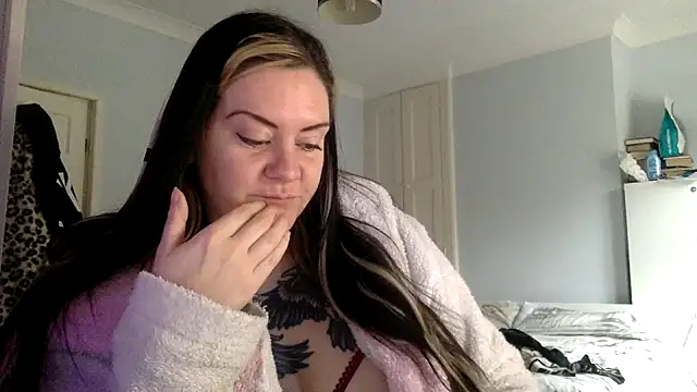 Snapshot of AureliaXOX chatting on 14, 2, 2025 AureliaXOX online show from 14, 2, 2025