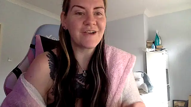 Snapshot of AureliaXOX chatting on 16, 2, 2025 AureliaXOX online show from 16, 2, 2025