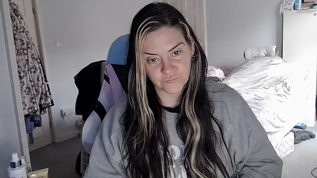 Snapshot of AureliaXOX chatting on 28, 2, 2025 AureliaXOX online show from 28, 2, 2025