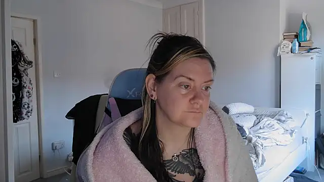 Snapshot of AureliaXOX chatting on 2, 3, 2025 AureliaXOX online show from 2, 3, 2025