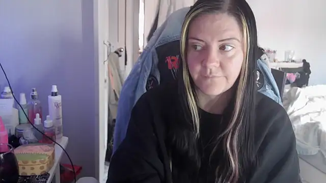 Snapshot of AureliaXOX chatting on 1, 10, 2025 AureliaXOX online show from 1, 10, 2025