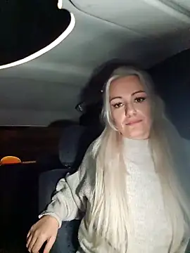 Snapshot of TessaWayne chatting on 13, 12, 2025 TessaWayne online show from 13, 12, 2025