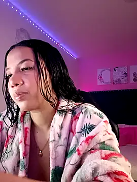 SallyWhitee online show from 6, 1, 2026