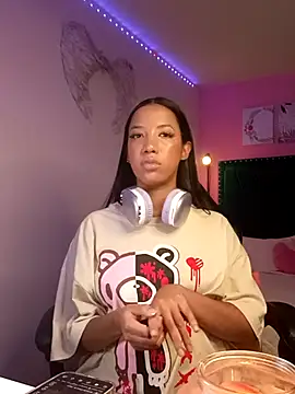 SallyWhitee online show from 8, 2, 2026