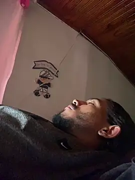 Mineirinho043 online show from 16, 12, 2025