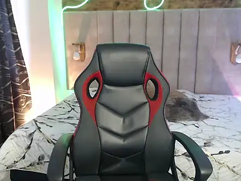 Alektra bryce online show from 14, 1, 2026