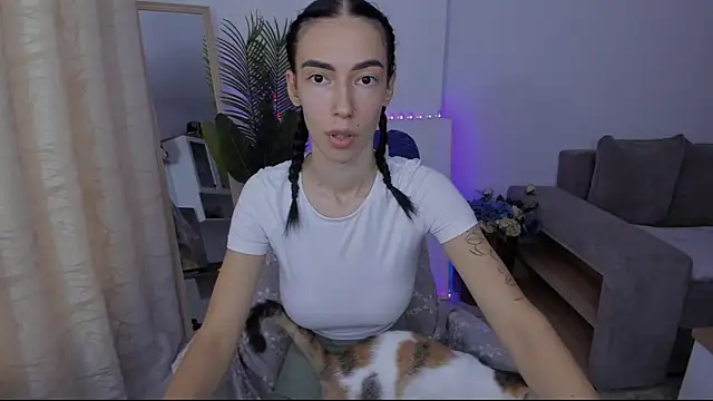 Celine Roxelle online show from 26, 9, 2025