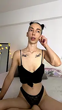 Snapshot of Celine_Roxelle chatting on 7, 7, 2026 Celine Roxelle online show from 7, 7, 2026